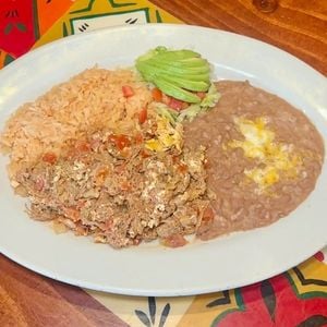 Carne con Huevo